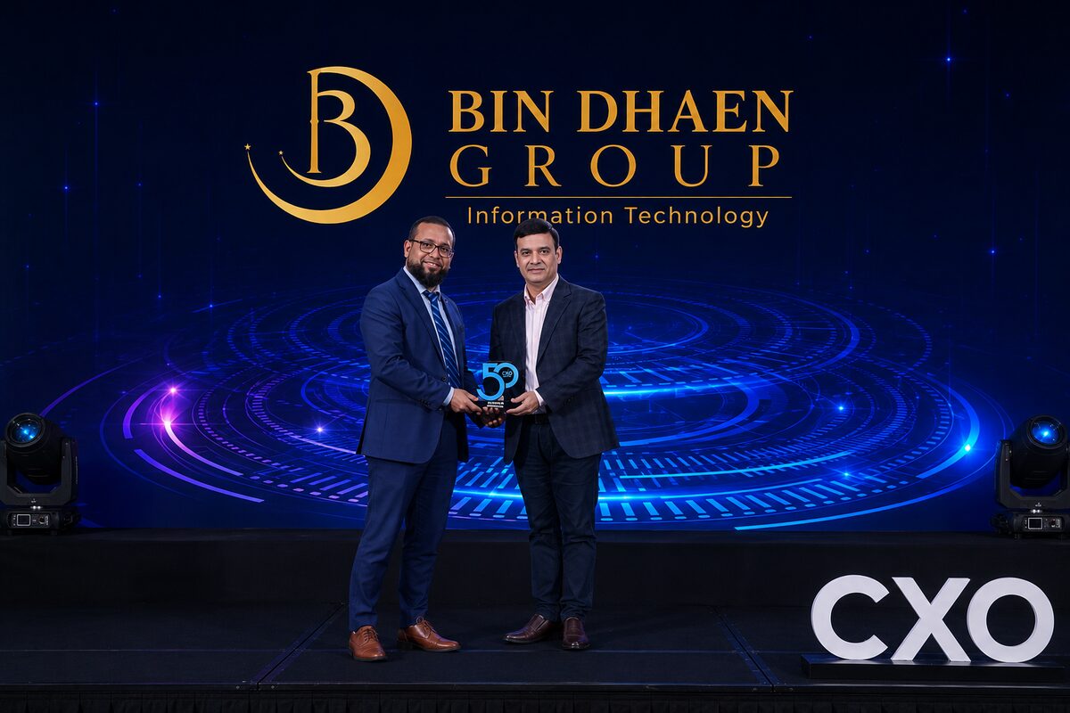 Vijay Pandey receiving the CXO 50 Award — Bin Dhaen Group